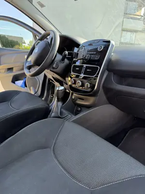 Renault Clio 2019 - Gepflegtes Fahrzeug aus 1. Hand Bild 8