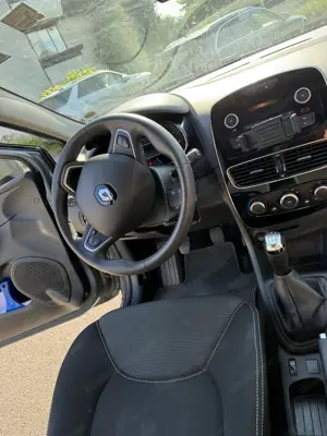 Renault Clio 2019 - Gepflegtes Fahrzeug aus 1. Hand Bild 9