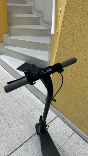 Ninebot E Scooter Bild 4