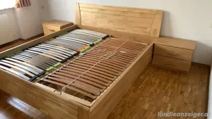 Bett (mit Nachtkästchen) Bild 2