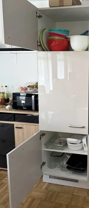 Schrank+ Kühlschrank  Bild 2