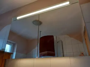 großer Spiegelschrank, Schweizer Fabrikat, sehr gut erhalten, wegem Umzug günstig zu verkaufen