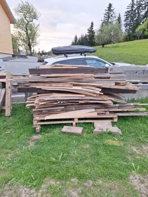 Abbruchholz zu verschenken