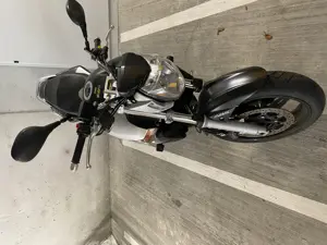 Suzuki GSR 600A Naked Bike Bild 9
