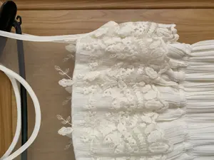 Cremefarbenes Midikleid Bild 3