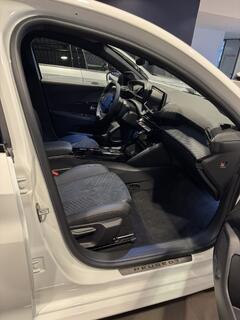Peugeot 208 Bild 6