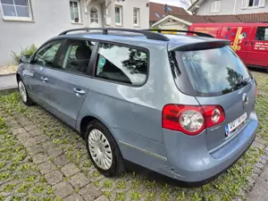 sehr gepflegter VW Passat Kombi 1.9 TDI BlueMotion Bild 2