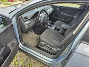 sehr gepflegter VW Passat Kombi 1.9 TDI BlueMotion Bild 7