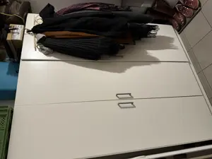 Kleiderschrank 