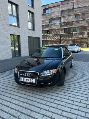 Audi A4 Cabriolet 2.0 TDI S line Bild 5