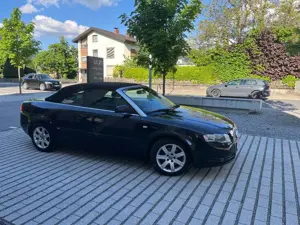 Audi A4 Cabriolet 2.0 TDI S line Bild 6