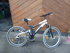 Div.Fahrräder  fahrbereit auch zugestellt !