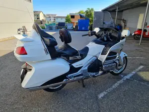 Verkaufe Gepflegte Goldwing 1800 Bild 2