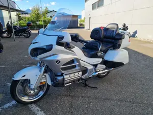 Verkaufe Gepflegte Goldwing 1800 Bild 3