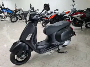 Verkaufe Vespa GTS 300 Notte Bild 3