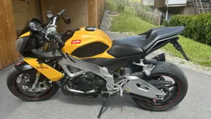 Aprilia Tuono V4 APRC 1000 Bild 2