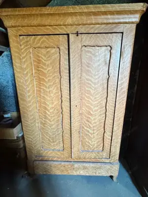 Alter Schrank 