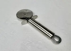 Pizzaschneider, Pizzaroller, Pizza Cutter, Teigrad Bild 2