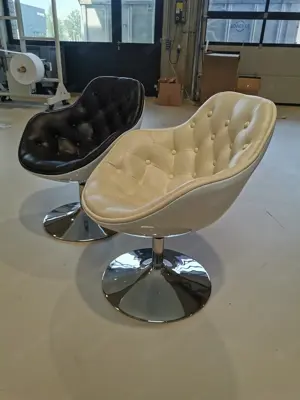 Kunstledersessel Apja in Schwarz und Weiß  Bild 2