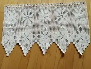Gardine handgehäkelt 