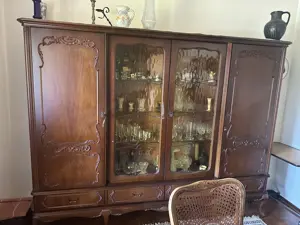 Große Vitrine aus Massivholz   Antikstil   650   VB   Hard