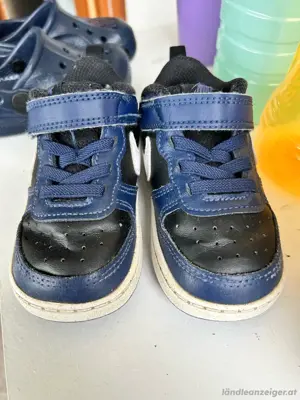  Crocs (22)   Nike (22)  Bild 4