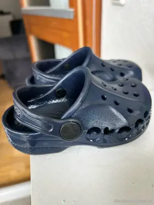  Crocs (22)   Nike (22) 