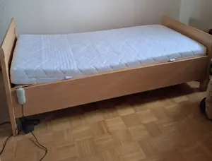Pflegebett, neuwertig