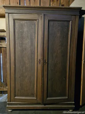 Alter Schrank