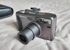 Kyocera Yashica T Zoom Kamera