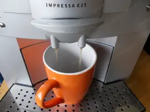 JURA IMPRESSA E 25, Typ 646 mit Reperatur Servicebedarf Bild 3