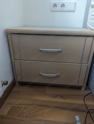Zwei Nachtkästchen aus Holz Bild 2