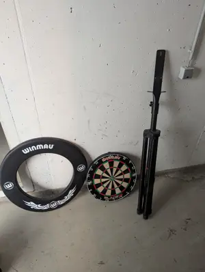 Darts Dartsboard + Schützrahmen + Ständer (Set)