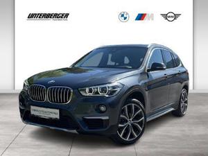 BMW X1 xDrive20d xLine // Anhängerkupplung // Panorama-Glasdach // elektr. Sitze mit Memory