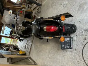 Kawasaki VN 900 Custom Bild 2