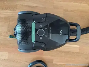 Staubsauger AEG inkl. Staubbeutel