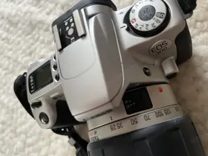 Canon EOS 300 Spiegelreflexkamera mit Zubehör Bild 2