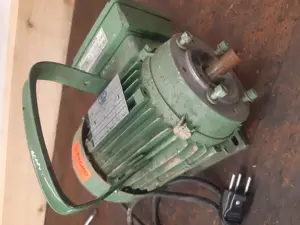 Div. Elektromotoren zu verschenken Bild 2