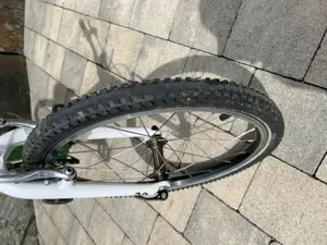 Kinderfahrrad Woom 4 in grün  Bild 4