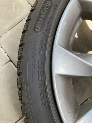 Winterreifen mit Alufelgen Mazda Bild 3