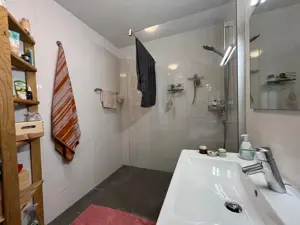 kleine Wohnung in bester Lage zu vermieten Bild 9