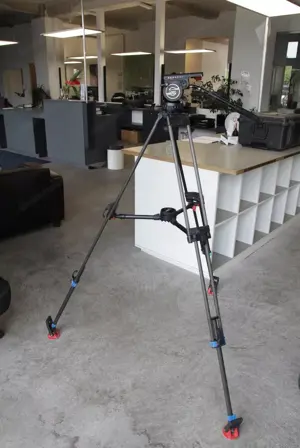 Sachtler Caddy Video 18 Video Stativ Kohlefaser Mittelspinne Bild 2