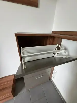 Garderobe zu verschenken 