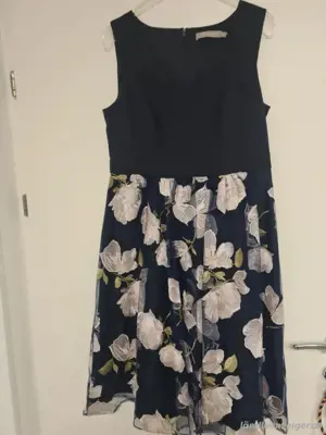 Kleid bestickt Bild 3