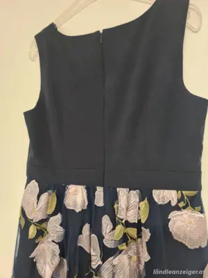 Kleid bestickt Bild 4