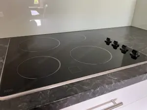 Neuwertige Einbauküche mit Geräten   Günstig abzugeben! Bild 3