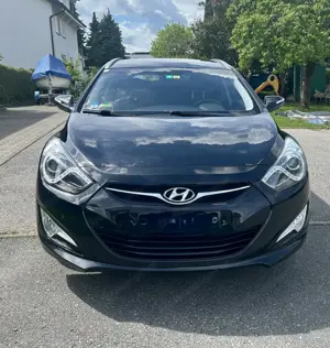 Hyundai i40 Europe 1,7 CRDi DPF Kombi   Family Van Bild 4