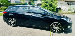 Hyundai i40 Europe 1,7 CRDi DPF Kombi   Family Van Bild 8