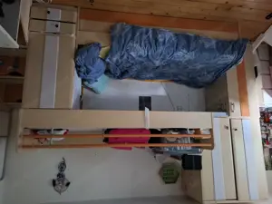Jugenstockbett mit Kasten ,Stiege und Ausziehbett Bild 2
