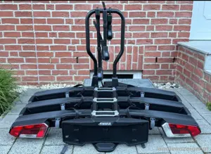 Thule EasyFold 3 3-Bike Anhängerkupplungs-Fahrradträger schwarz